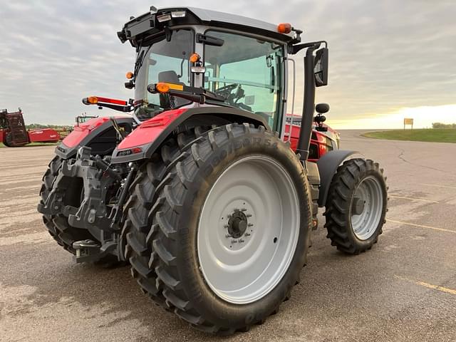 Image of Massey Ferguson 8S.305 equipment image 2