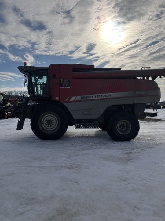 Image of Massey Ferguson 9560 equipment image 1
