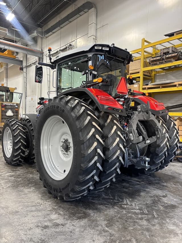 Image of Massey Ferguson 9S.425 equipment image 1
