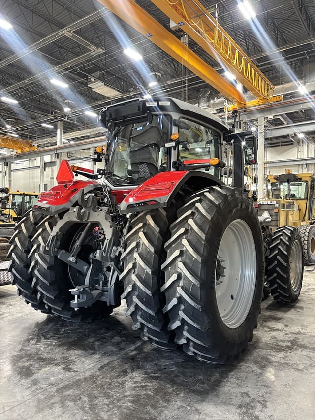 Image of Massey Ferguson 9S.425 equipment image 2