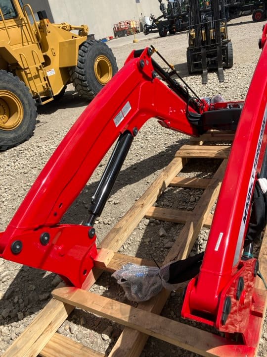 2024 Massey Ferguson FL4327 Equipment Image0