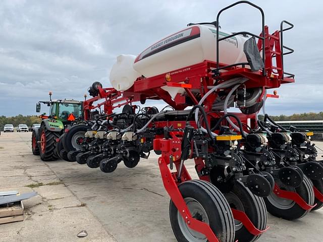 Image of Massey Ferguson MFVF equipment image 4