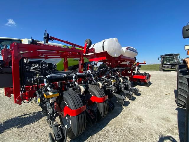 Image of Massey Ferguson MFVF equipment image 4