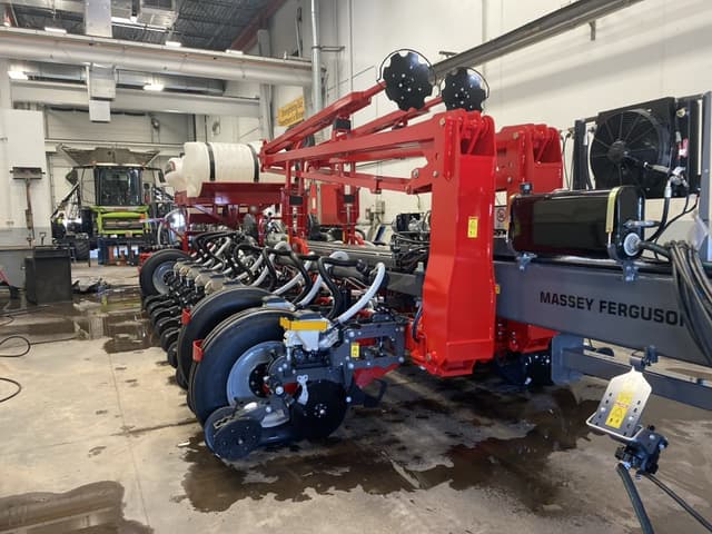 Image of Massey Ferguson MFVF equipment image 2