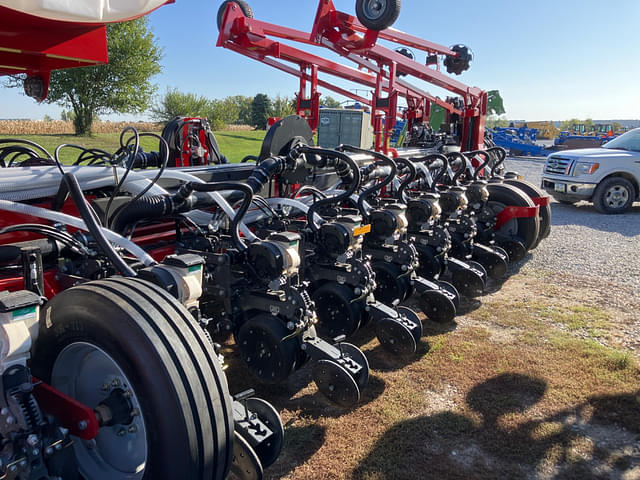 Image of Massey Ferguson MFVF equipment image 4