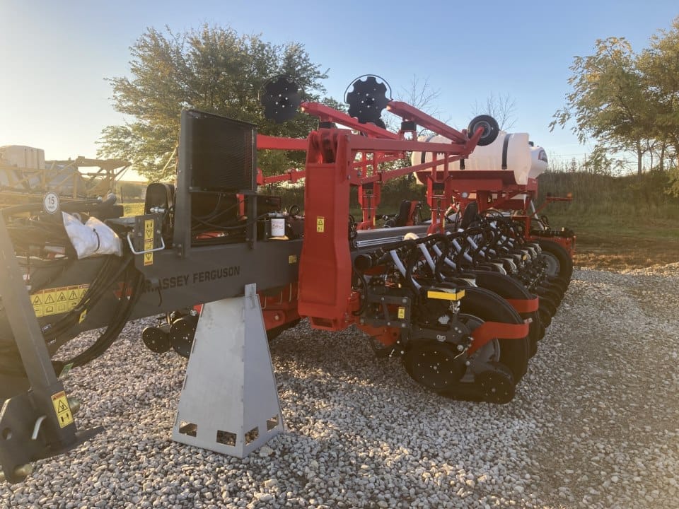 2024 Massey Ferguson MFVF Equipment Image0