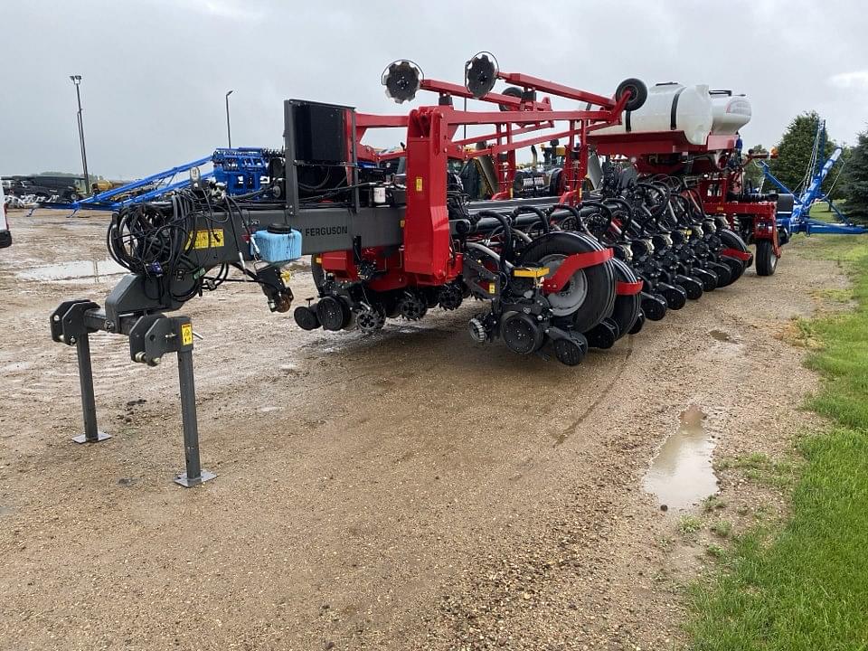 Image of Massey Ferguson MFVF2430 Primary image