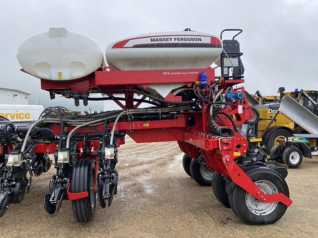 Image of Massey Ferguson MFVF2430 equipment image 4
