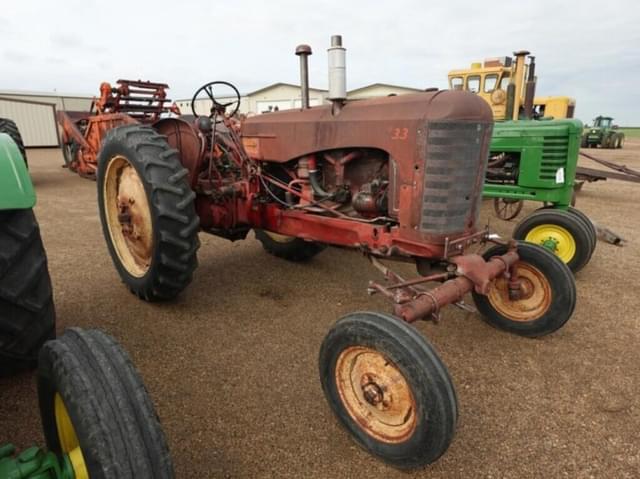 Image of Massey-Harris 33 equipment image 1