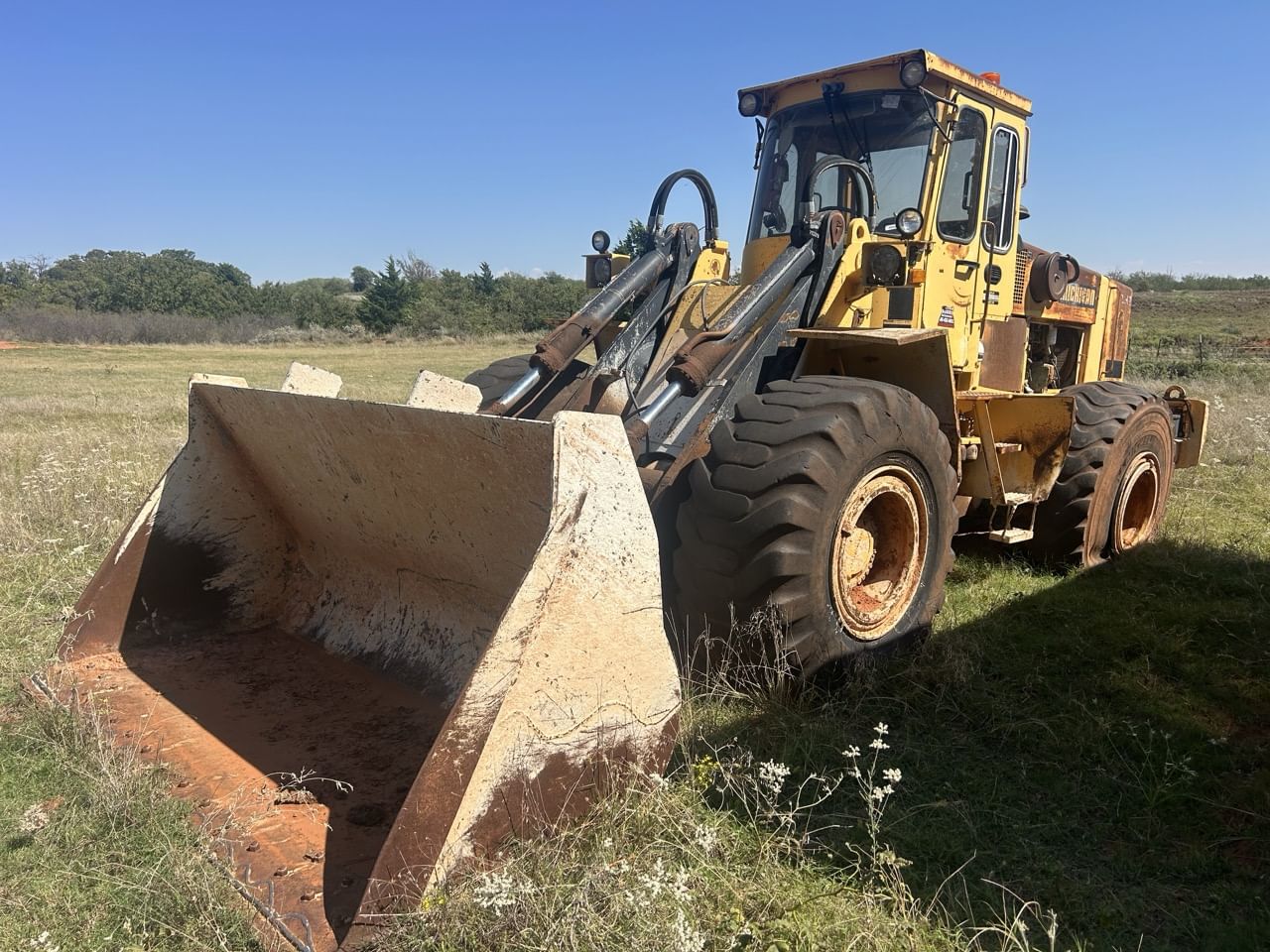 Michigan L-120 Equipment Image0