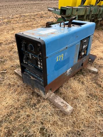 Main image Miller Bobcat 225