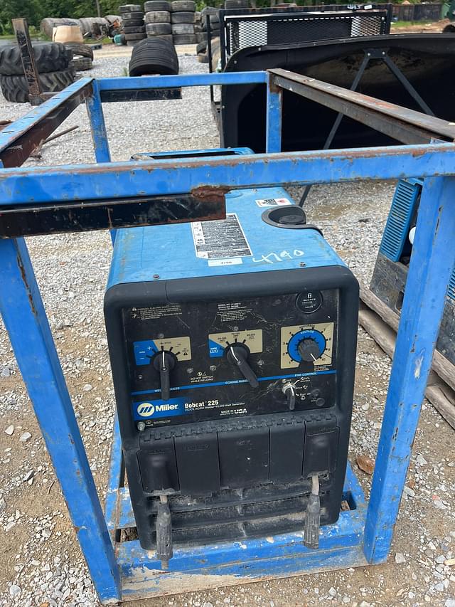 Image of Miller Bobcat 225 equipment image 4