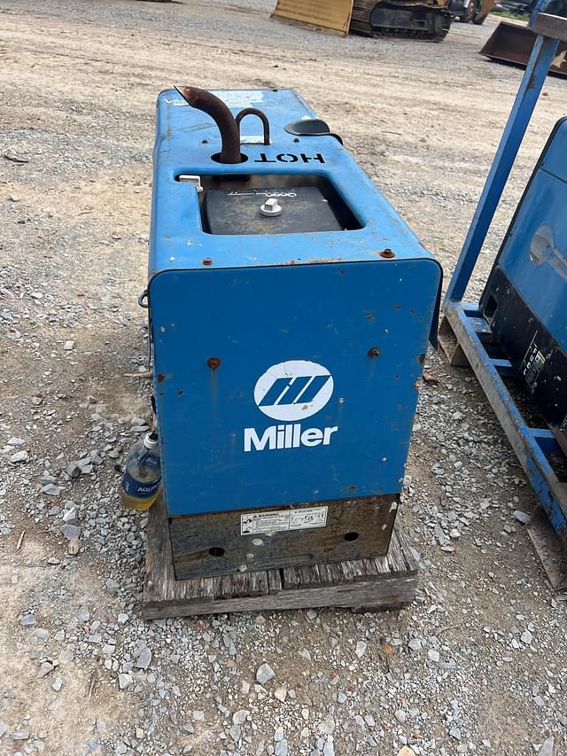 Image of Miller Bobcat 225 equipment image 2