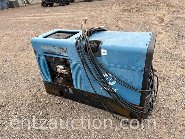 Image of Miller Bobcat 225 equipment image 2
