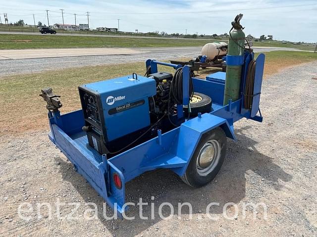 Image of Miller Bobcat 225G equipment image 4