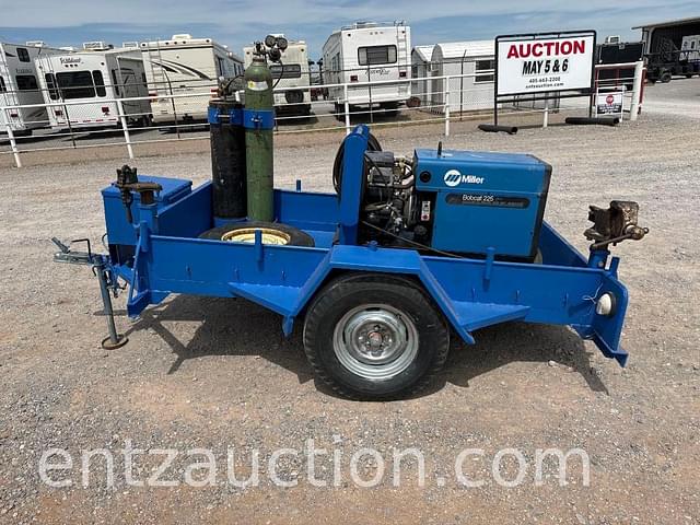 Image of Miller Bobcat 225G equipment image 1