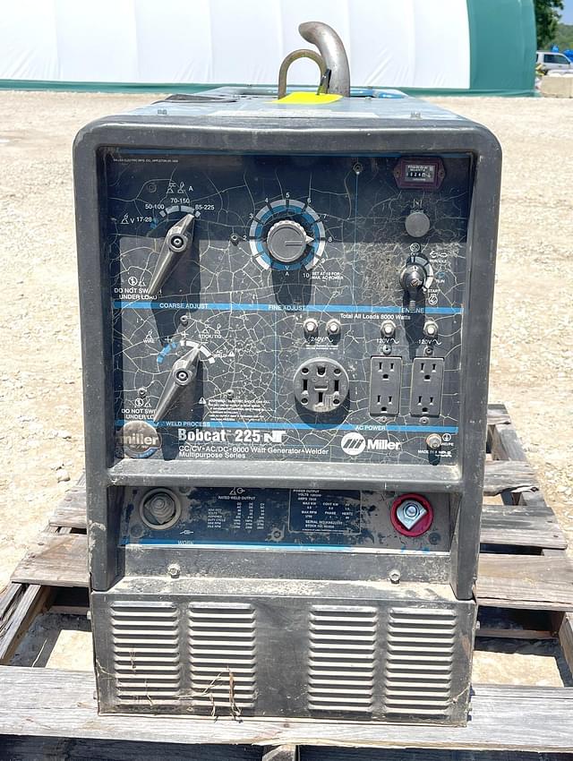 Image of Miller Bobcat 225 equipment image 4