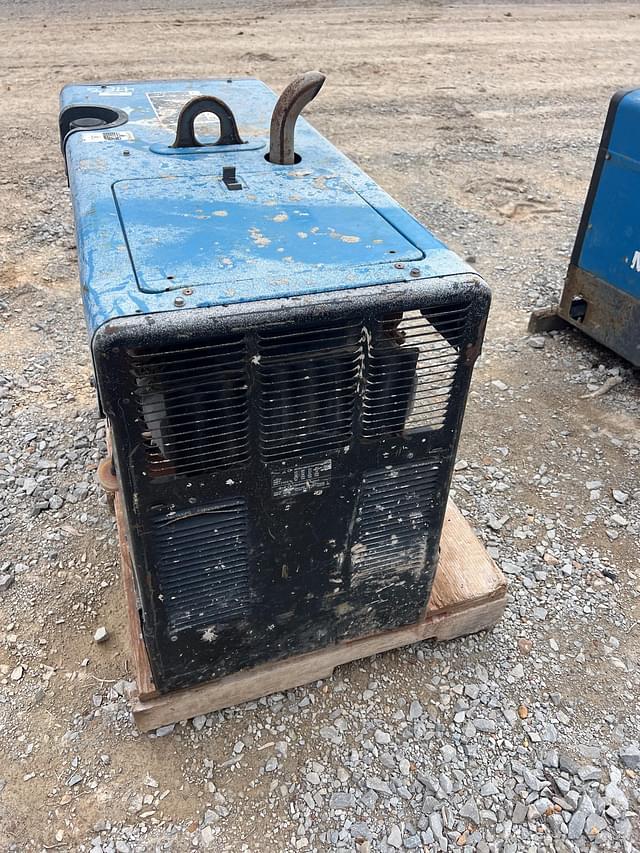 Image of Miller Bobcat 250 equipment image 2