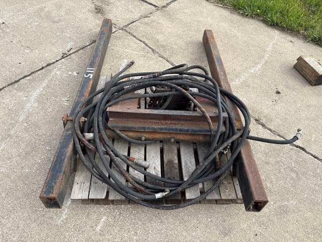 Image of Miller M12 equipment image 4