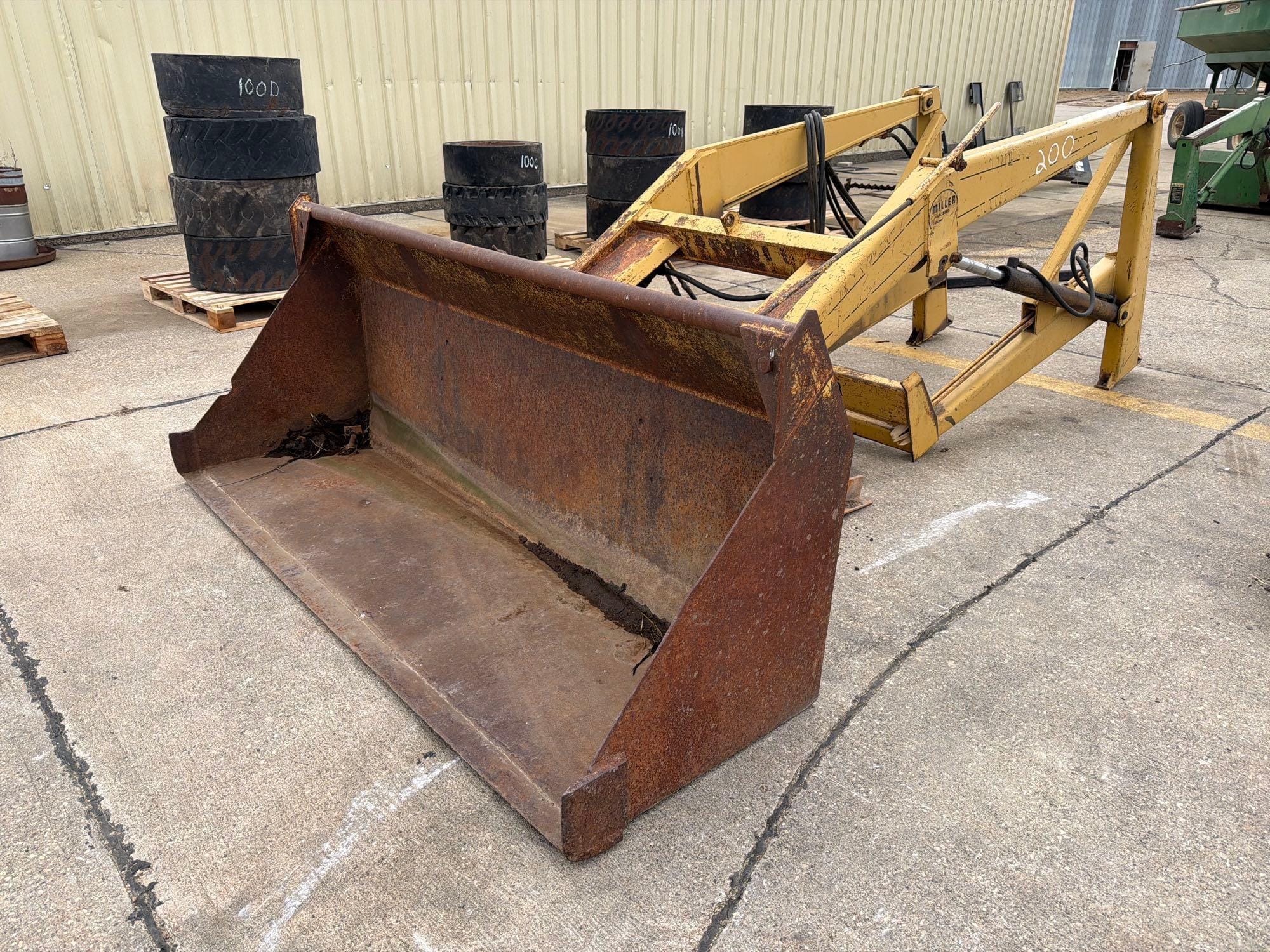 Miller M12 Equipment Image0