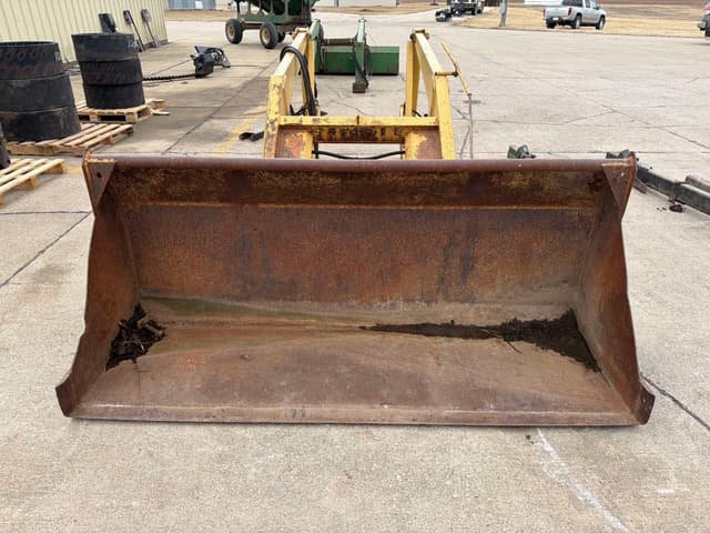 Image of Miller M12 equipment image 2