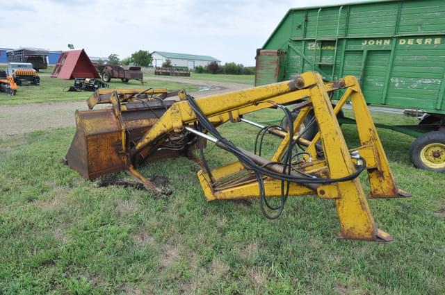 Image of Miller M12 equipment image 4
