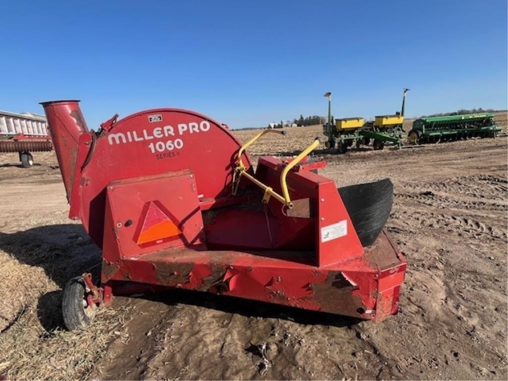 Miller Pro 1060 Equipment Image0