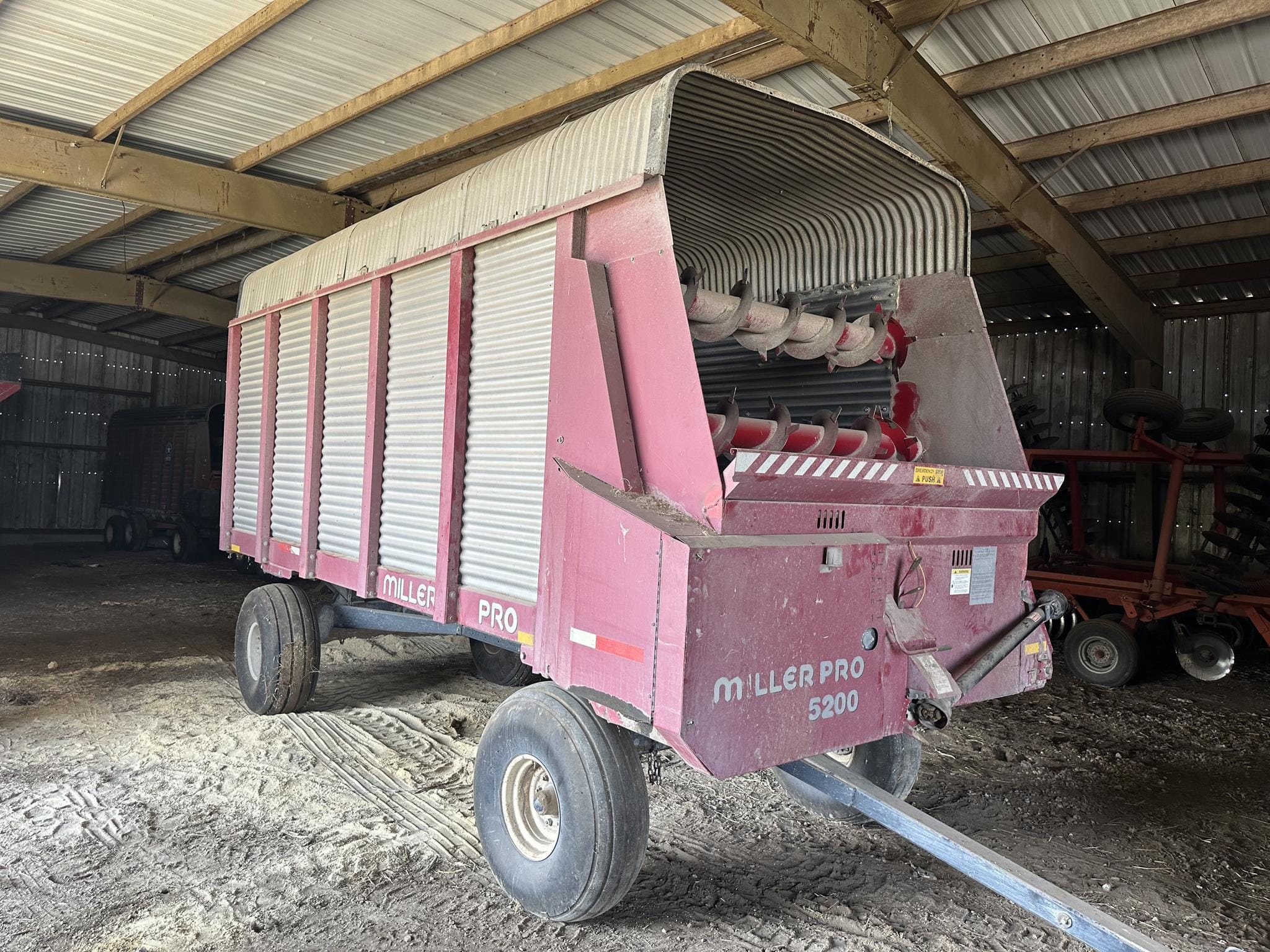 Main image Miller Pro 5200