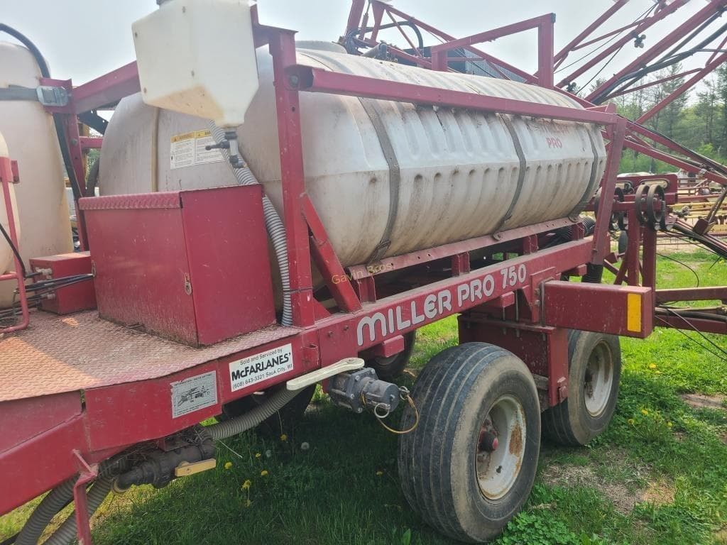 Miller Pro 750 Chemical Applicators Sprayers Pull Type for Sale