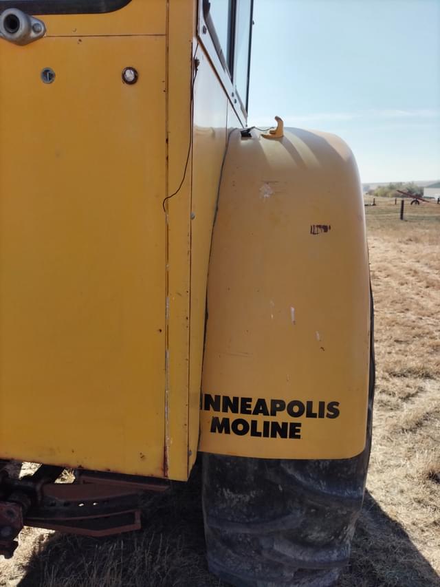 Image of Minneapolis-Moline G707 equipment image 3
