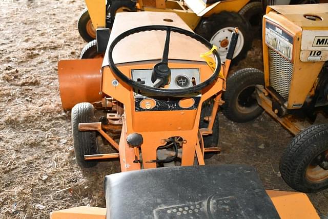 Image of Minneapolis-Moline 108 equipment image 3