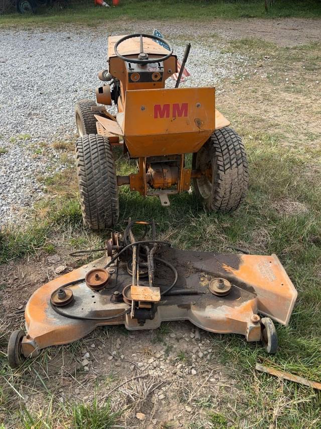 Image of Minneapolis-Moline 110 equipment image 3