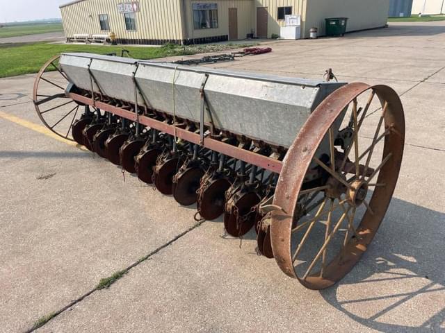 Image of Minneapolis-Moline Undetermined equipment image 2