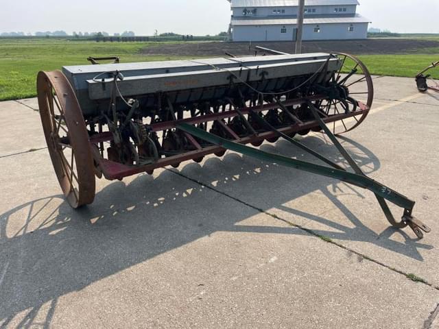 Image of Minneapolis-Moline Undetermined equipment image 1