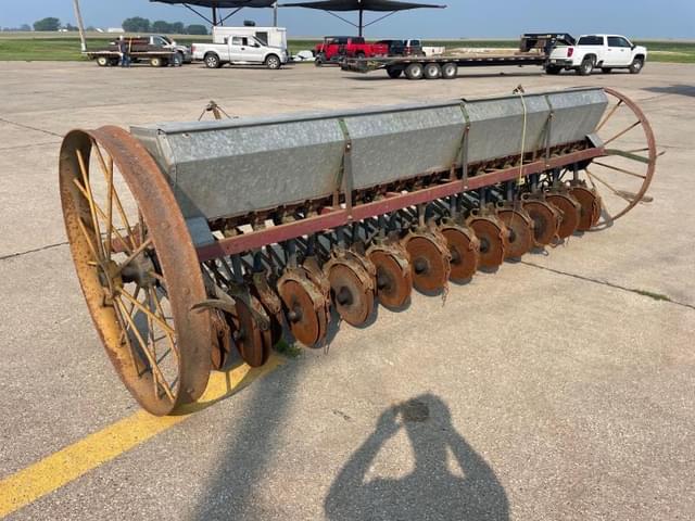 Image of Minneapolis-Moline Undetermined equipment image 3