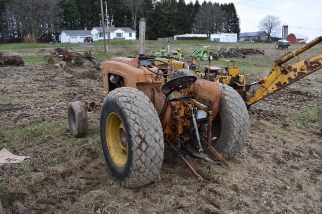 Image of Minneapolis-Moline 335 equipment image 2