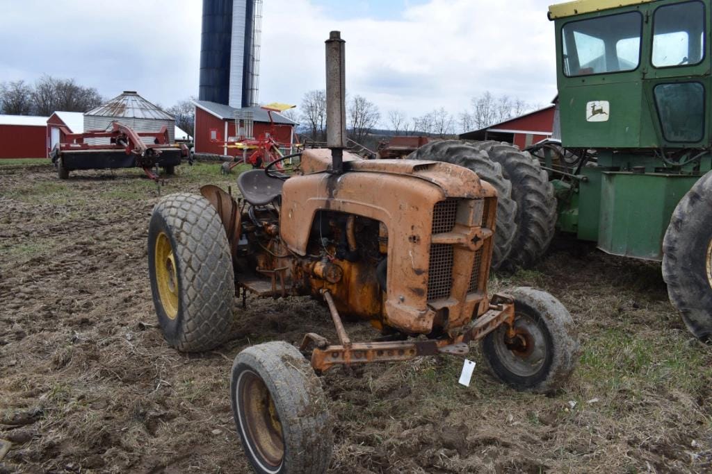 Minneapolis-Moline 335 Equipment Image0