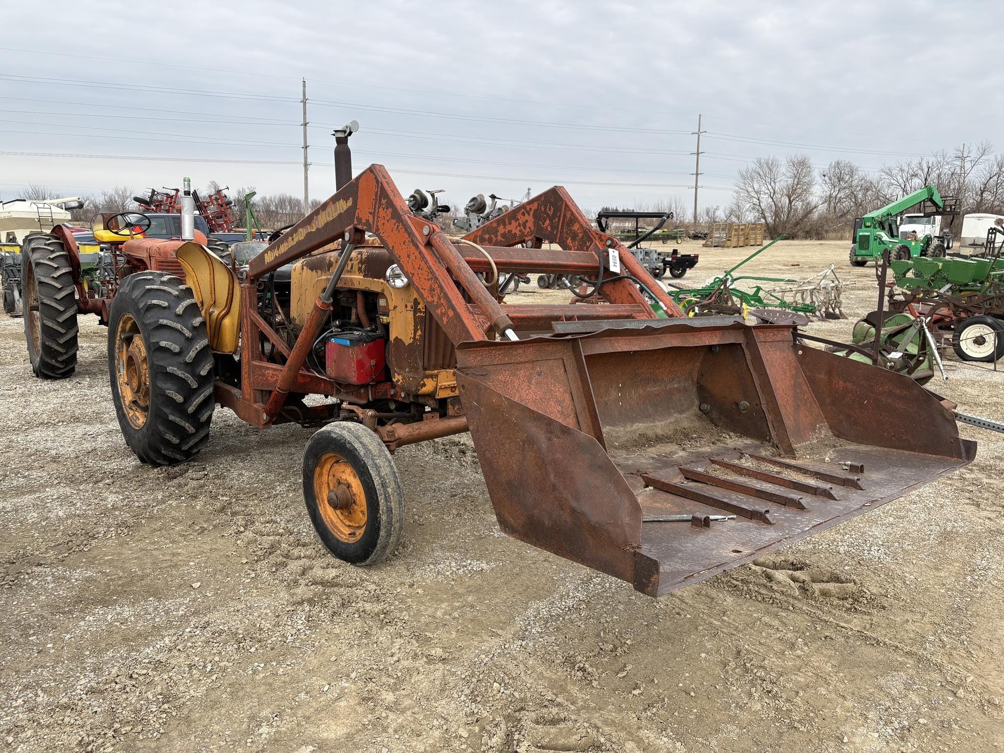 Minneapolis-Moline 445 Equipment Image0