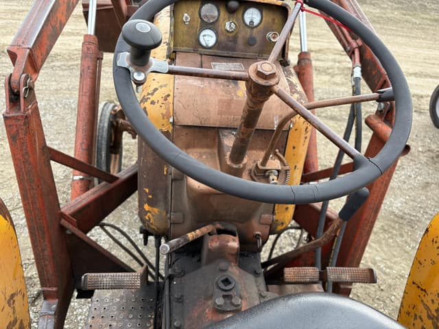 Image of Minneapolis-Moline 445 equipment image 3