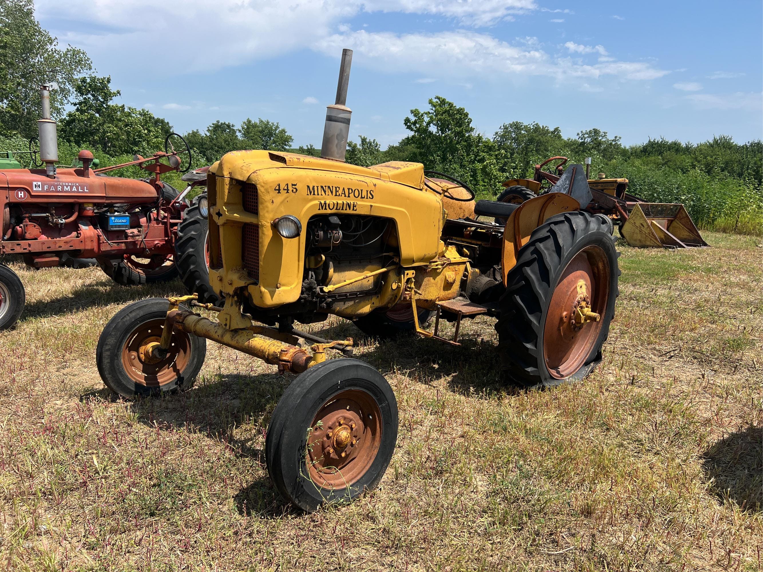 Main image Minneapolis-Moline 445