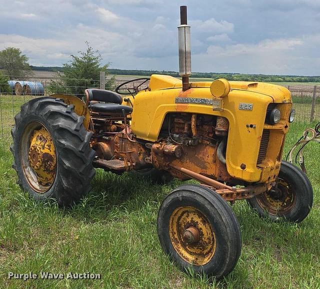 Image of Minneapolis-Moline 445 equipment image 2