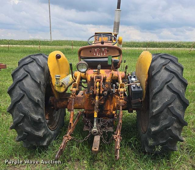 Image of Minneapolis-Moline 445 equipment image 4