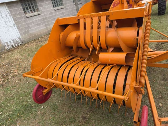 Image of Minneapolis-Moline 760 equipment image 3