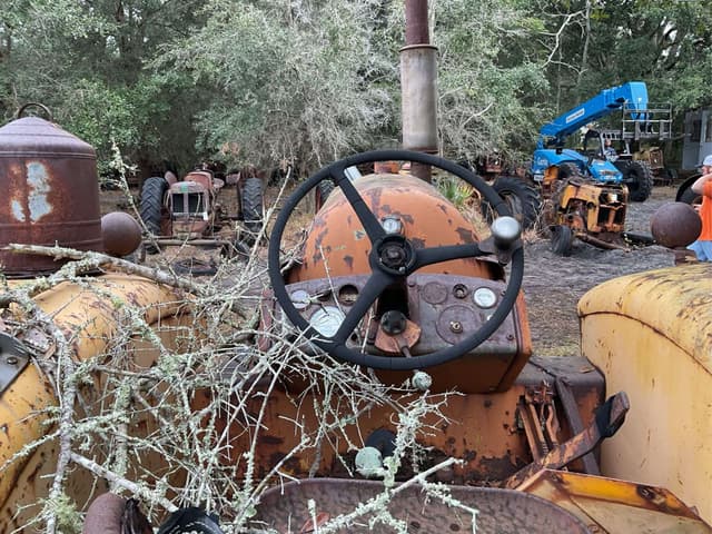 Image of Minneapolis-Moline G705 equipment image 4