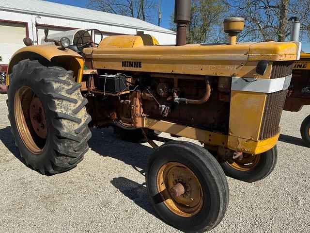 Image of Minneapolis-Moline G705 equipment image 1