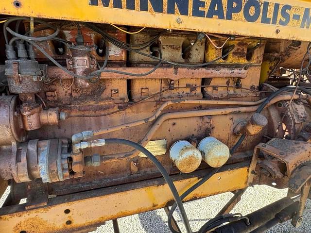 Image of Minneapolis-Moline G705 equipment image 4