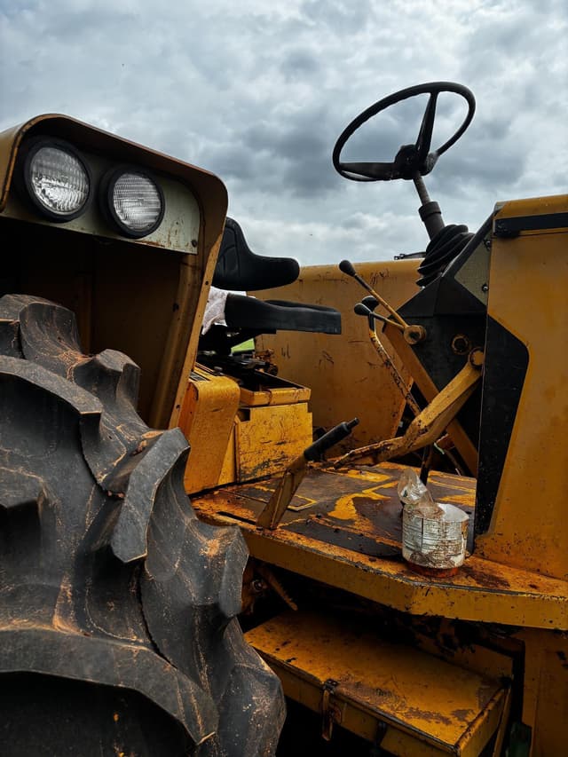 Image of Minneapolis-Moline G940 equipment image 4