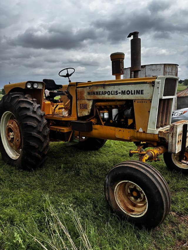 Image of Minneapolis-Moline G940 equipment image 2