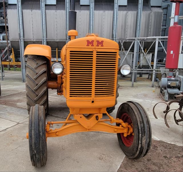 Image of Minneapolis-Moline GB equipment image 2