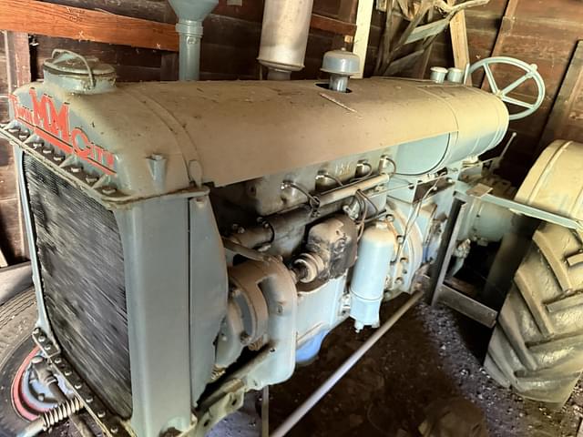 Image of Minneapolis-Moline KTA equipment image 2